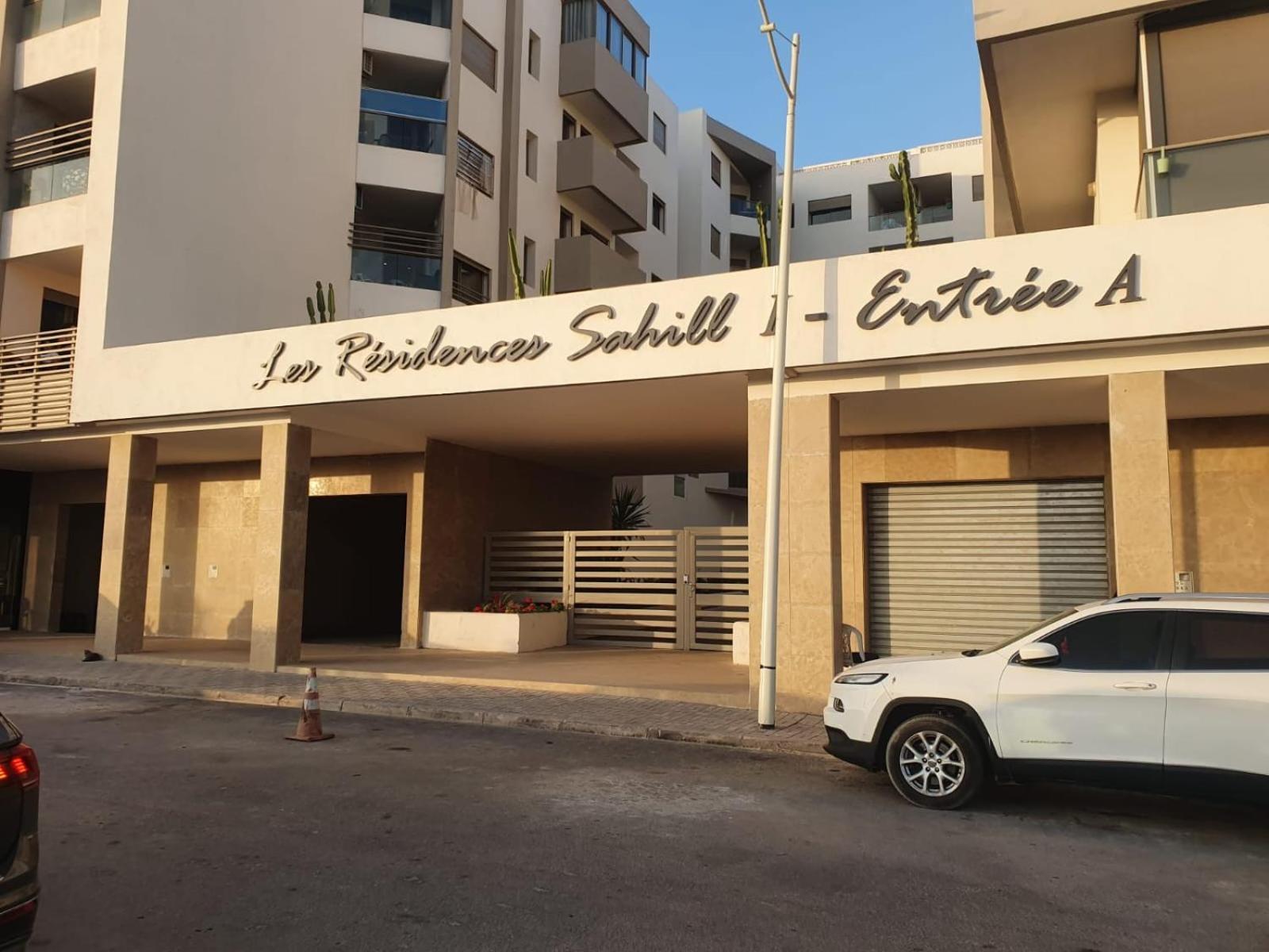 De Luxe Vue Avec Climatisation ! A 5 Minutes A Pied De La ! A Environ 6 Minutes En Voiture Du Centre D'agadir Et A 10 Minutes En Voiture De Taghazout ! * Agadir